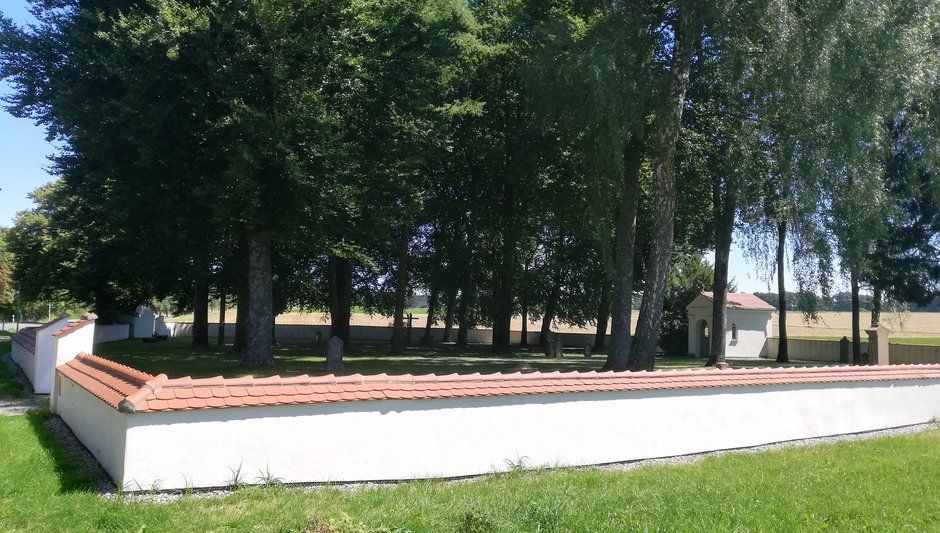 Außenansicht Pestfriedhof in Mittelbiberach